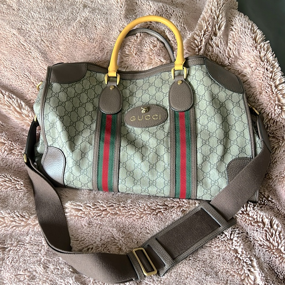 GUCCI NEO VINTAGE GG SUPREME WEB DUFFLE BAG